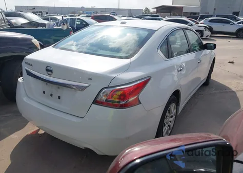 2015 Nissan Altima 2.5/2.5 S/2.5 Sl/2.5 Sv z USA, uszkodzony, nr VIN 1N4AL3AP5FN865153